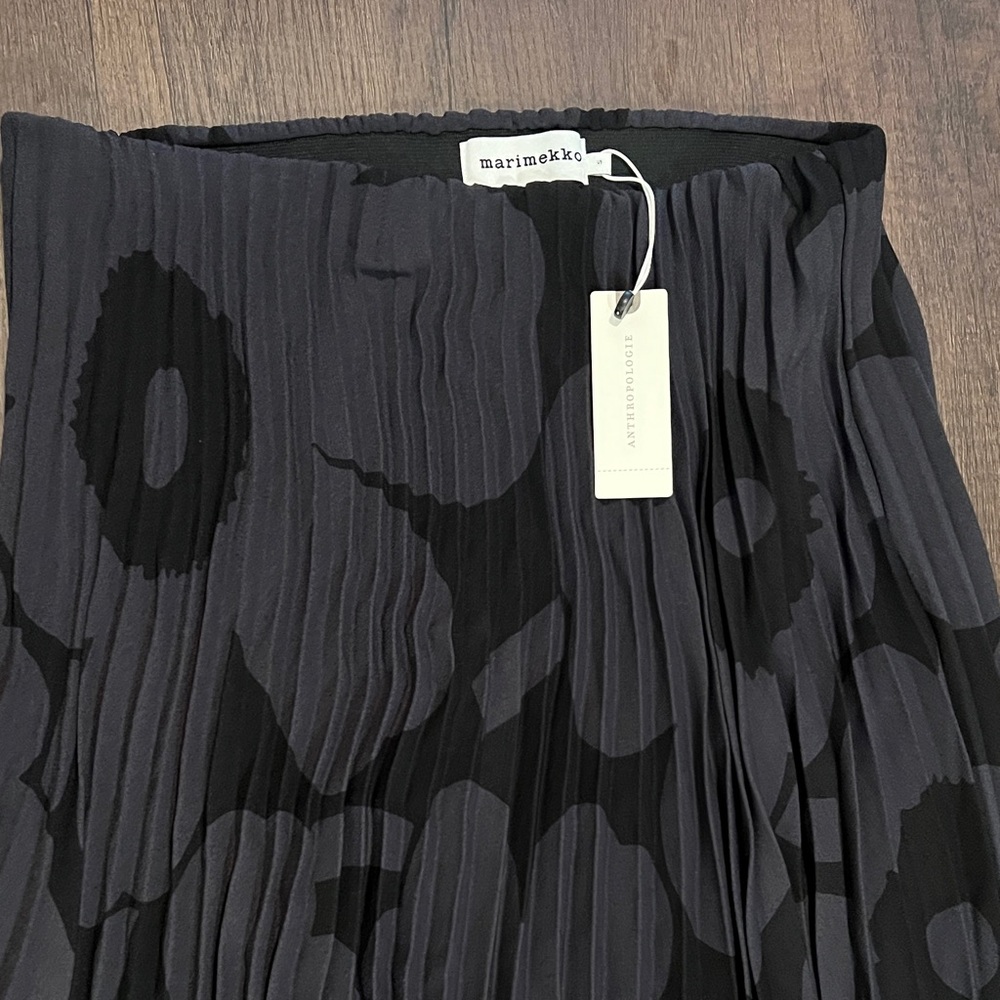 Marimekko Black Pleated A-Line Skirt for Work